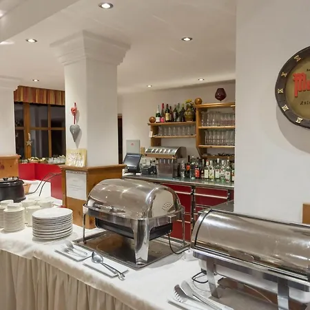 Neuwirt Hotel 3*