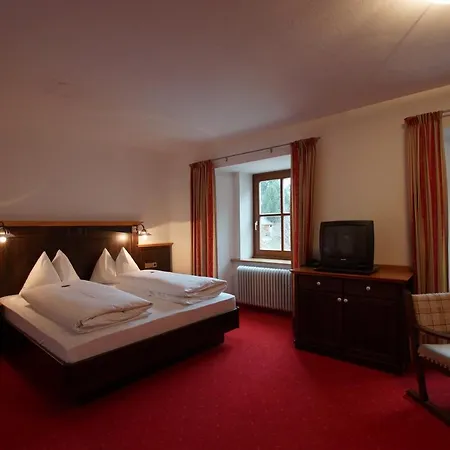 Hotel Neuwirt 3*