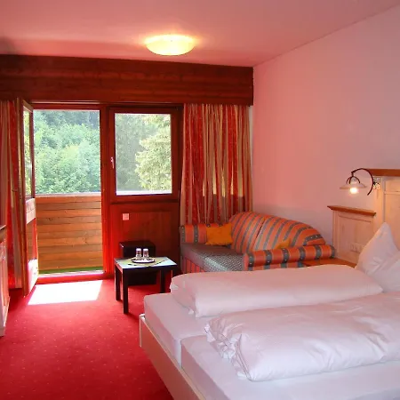 Neuwirt Hotel 3*