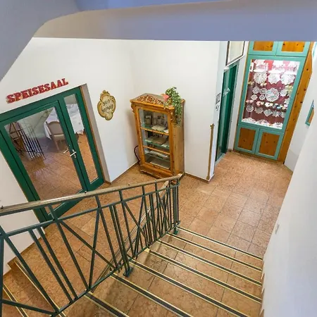 Neuwirt Hotel