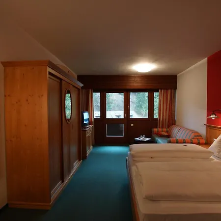 Neuwirt Otel Mauterndorf (Salzburg)