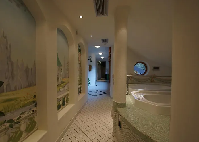 Neuwirt Hotel 3*
